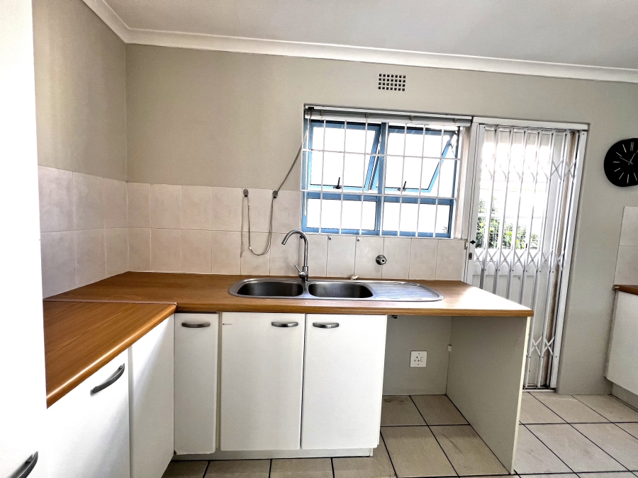 To Let 2 Bedroom Property for Rent in Sunningdale Western Cape